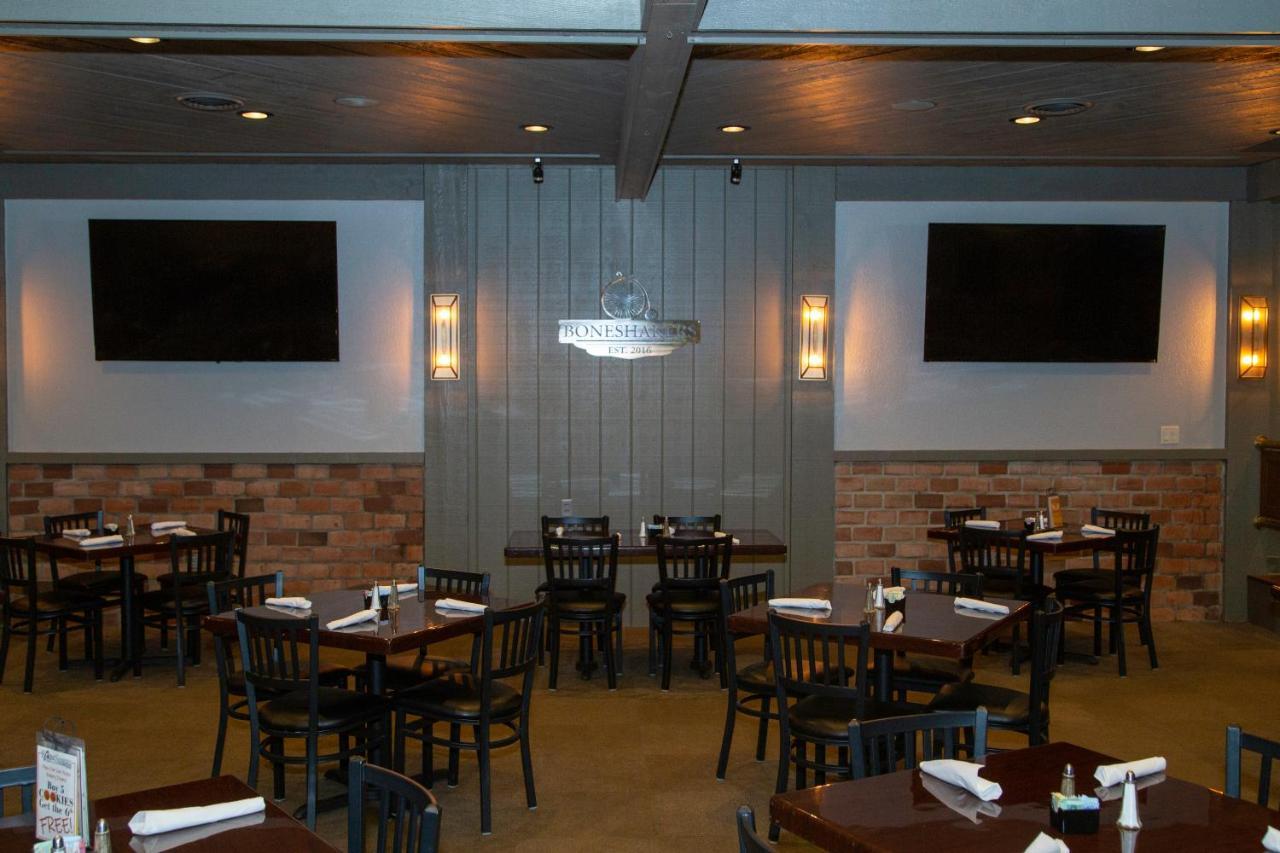 The Stables Inn & Suites Salem Exterior photo